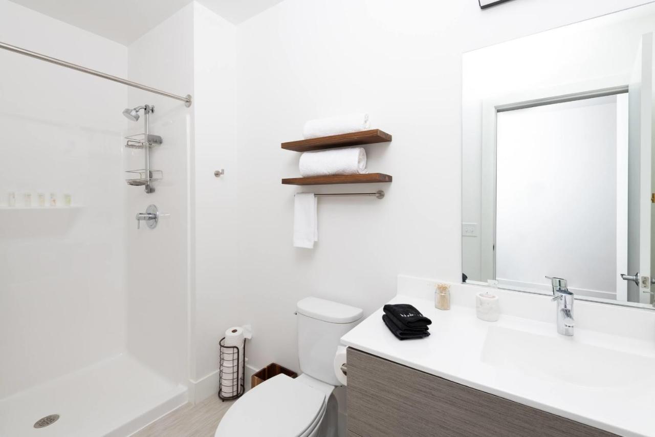 Modern 1Br Apt With Skywalk To Fiserv, Rooftop, And Parking Milwaukee Buitenkant foto